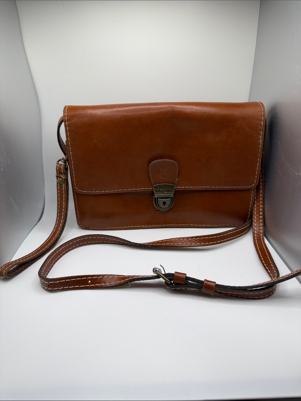 Patricia Nash Lanza Brown Leather
Crossbody Bag